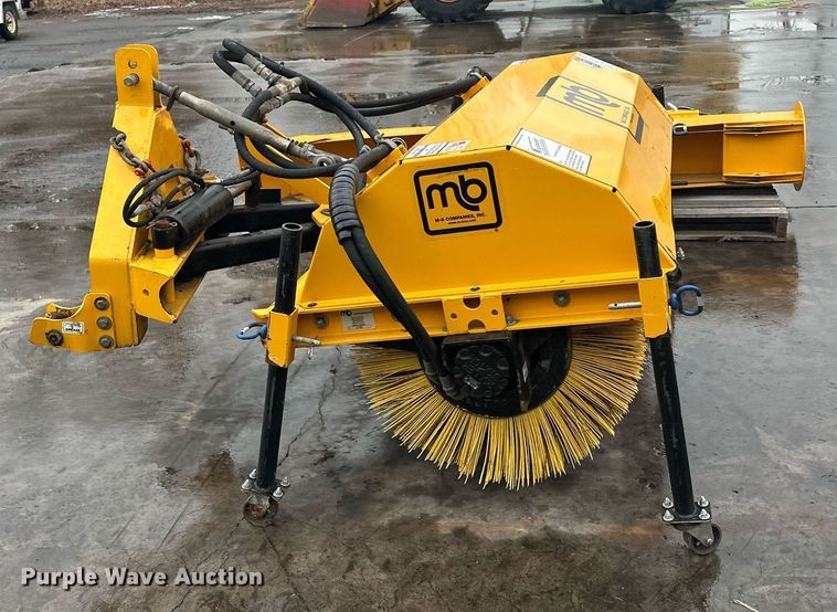 image for item LO9441 2012 MB MSV  municipal tractor