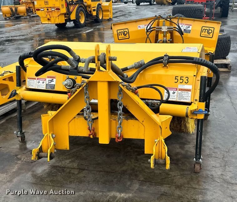 image for item LO9441 2012 MB MSV  municipal tractor