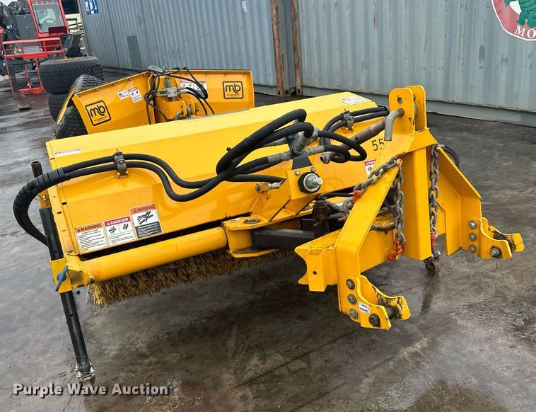 image for item LO9441 2012 MB MSV  municipal tractor