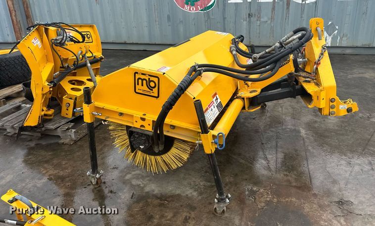 image for item LO9441 2012 MB MSV  municipal tractor