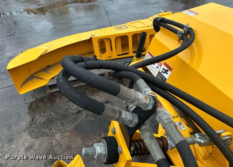 image for item LO9441 2012 MB MSV  municipal tractor