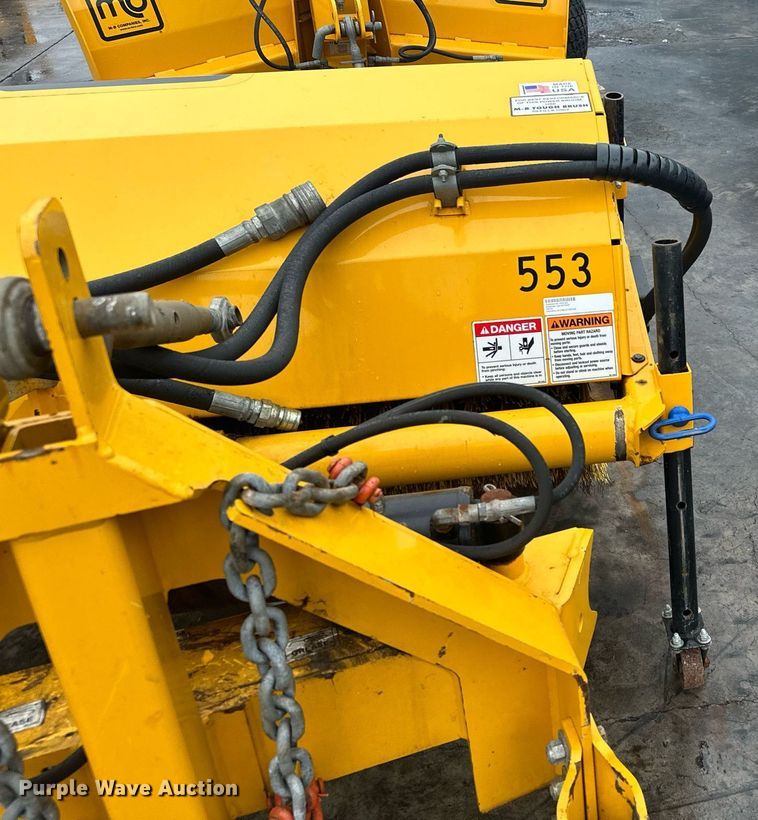 image for item LO9441 2012 MB MSV  municipal tractor