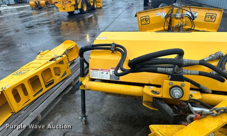 image for item LO9441 2012 MB MSV  municipal tractor