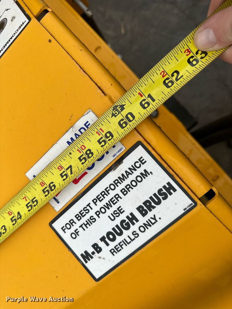 image for item LO9441 2012 MB MSV  municipal tractor