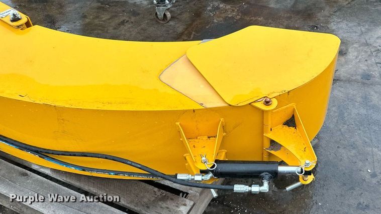 image for item LO9441 2012 MB MSV  municipal tractor