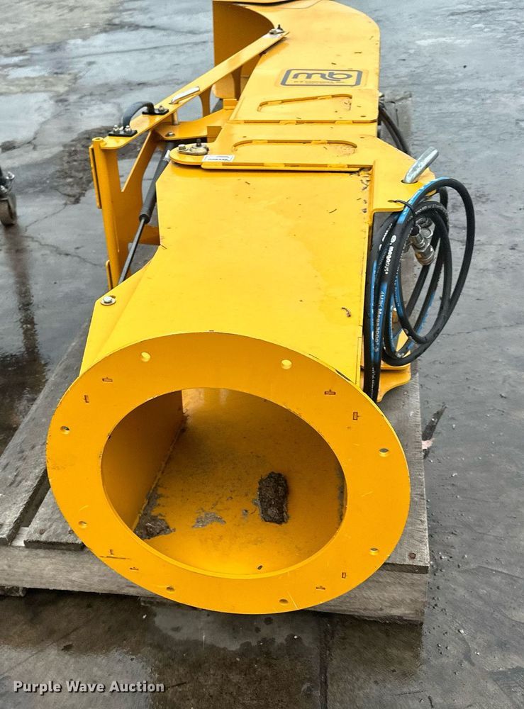 image for item LO9441 2012 MB MSV  municipal tractor