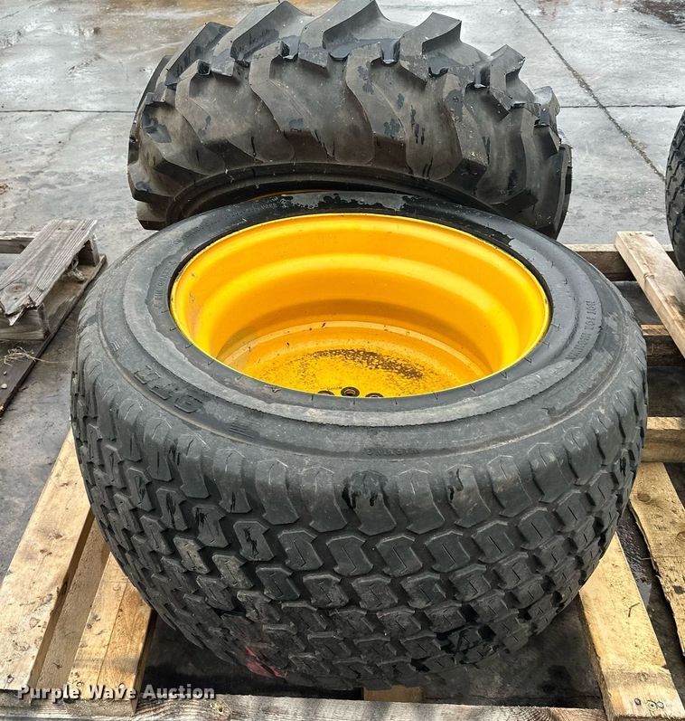 image for item LO9441 2012 MB MSV  municipal tractor