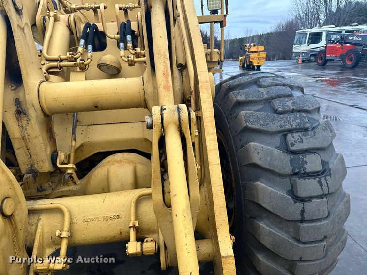 image for item LO9442 Kawasaki KSS70 wheel loader