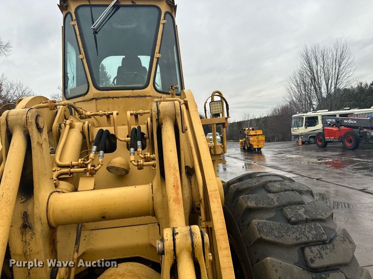 image for item LO9442 Kawasaki KSS70 wheel loader