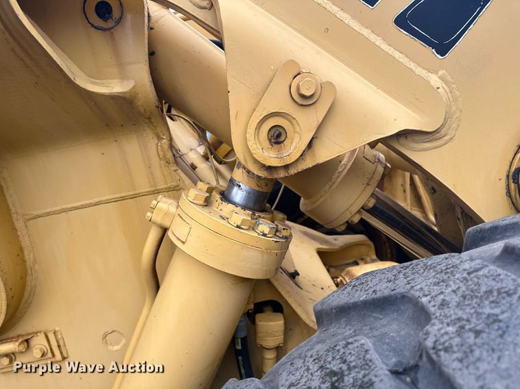 image for item LO9442 Kawasaki KSS70 wheel loader