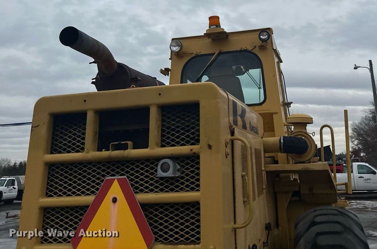 image for item LO9442 Kawasaki KSS70 wheel loader