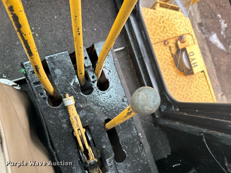 image for item LO9442 Kawasaki KSS70 wheel loader