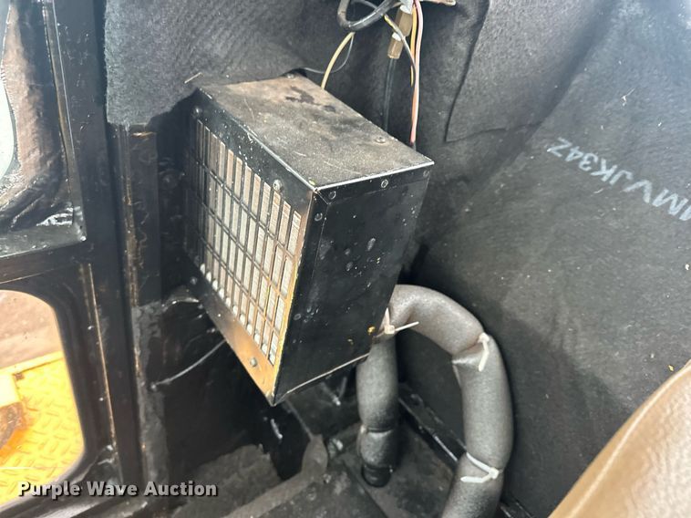 image for item LO9442 Kawasaki KSS70 wheel loader