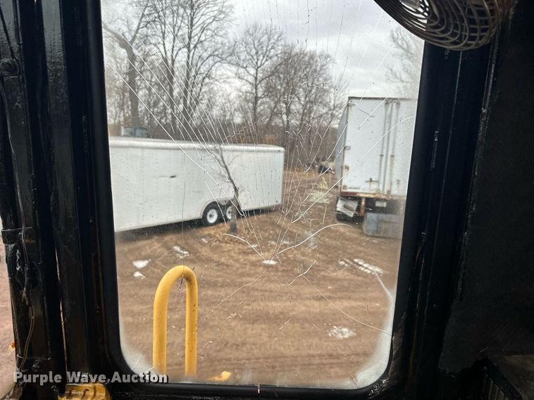 image for item LO9442 Kawasaki KSS70 wheel loader