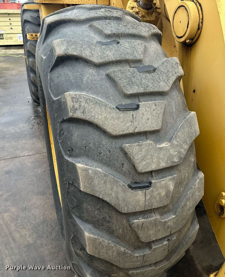 image for item LO9442 Kawasaki KSS70 wheel loader