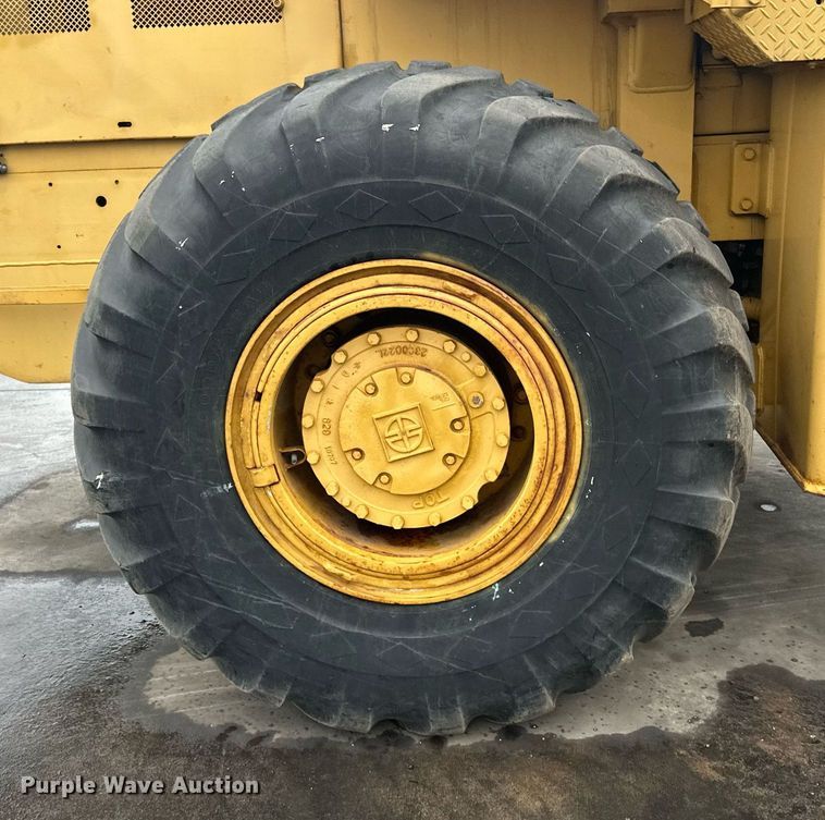 image for item LO9442 Kawasaki KSS70 wheel loader