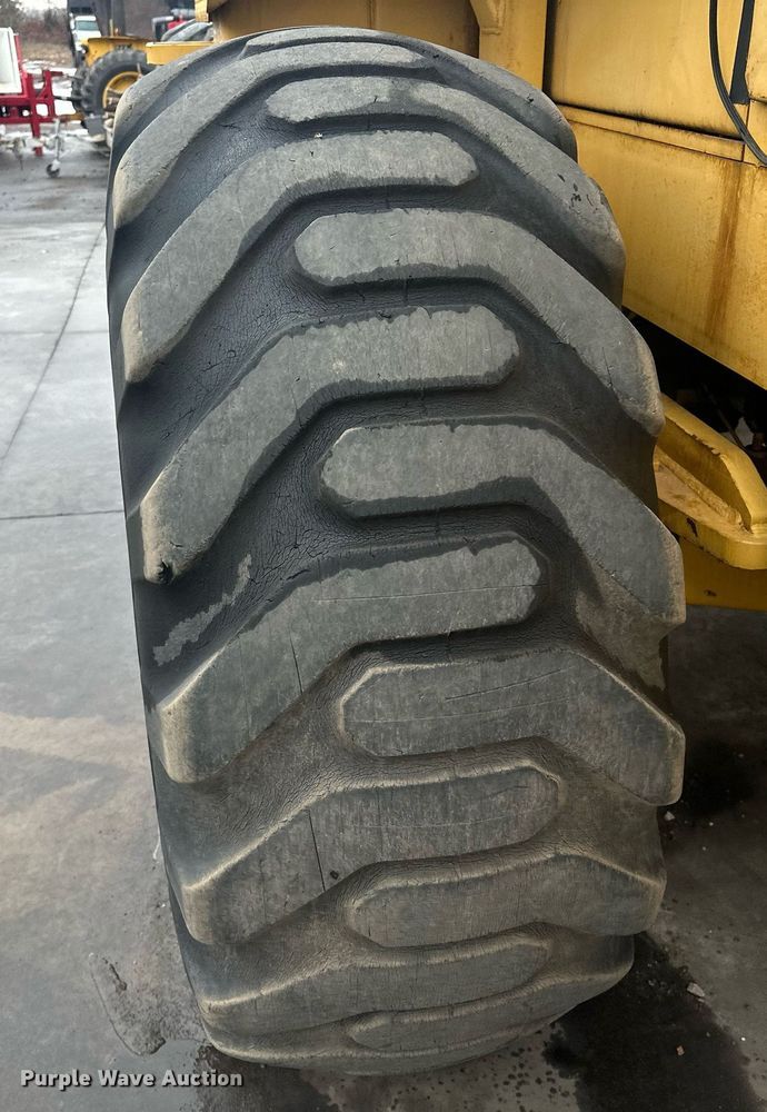 image for item LO9442 Kawasaki KSS70 wheel loader