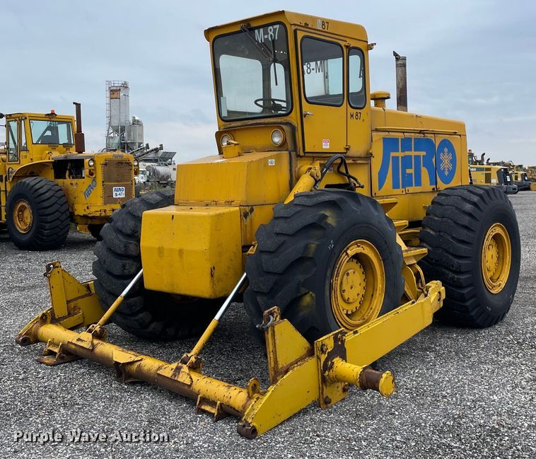 image for item LV9955 1965 Michigan 180TDGM  dozer