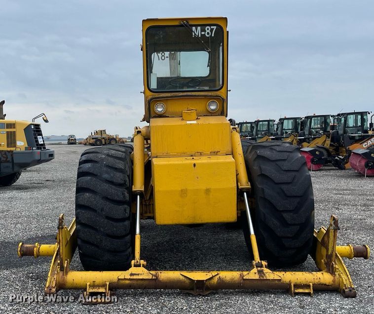 image for item LV9955 1965 Michigan 180TDGM  dozer