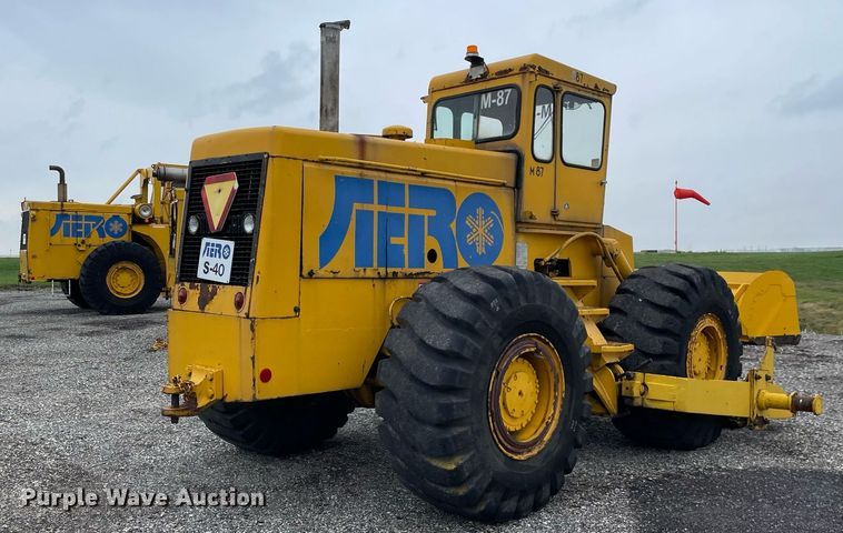 image for item LV9955 1965 Michigan 180TDGM  dozer