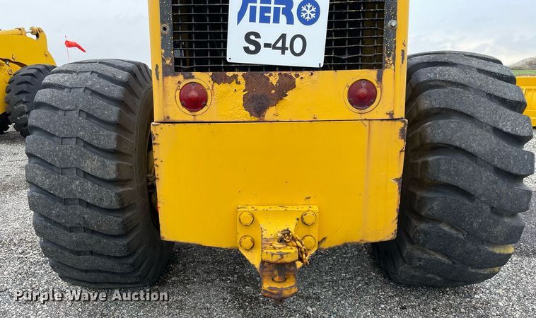 image for item LV9955 1965 Michigan 180TDGM  dozer