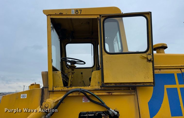 image for item LV9955 1965 Michigan 180TDGM  dozer