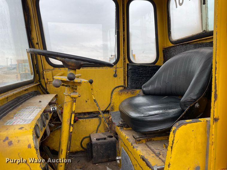 image for item LV9955 1965 Michigan 180TDGM  dozer