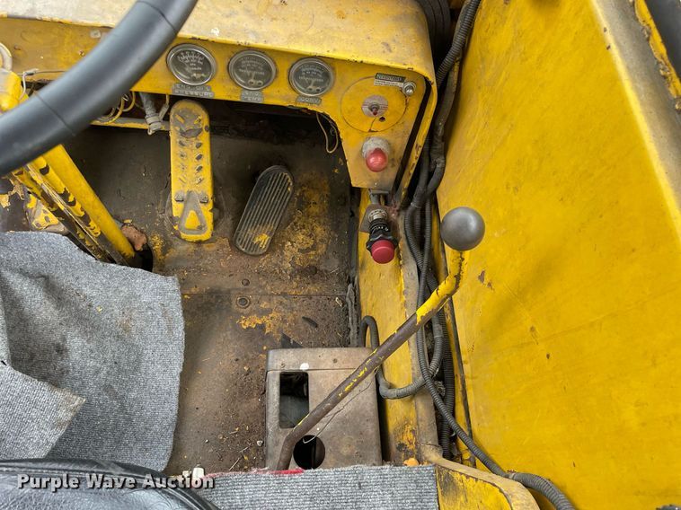 image for item LV9955 1965 Michigan 180TDGM  dozer