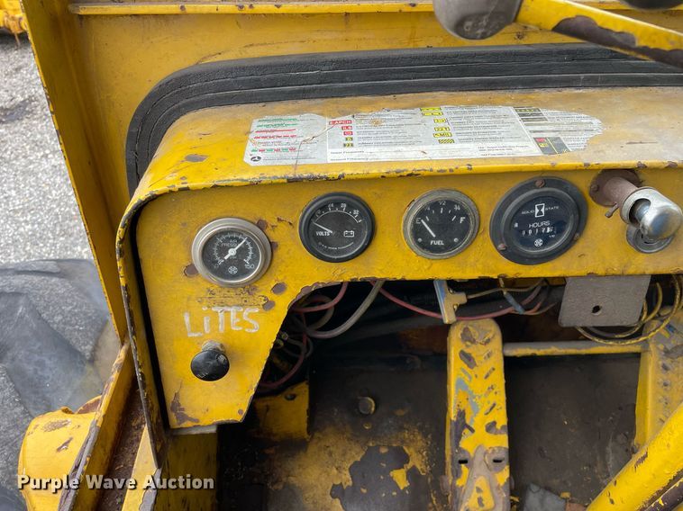 image for item LV9955 1965 Michigan 180TDGM  dozer