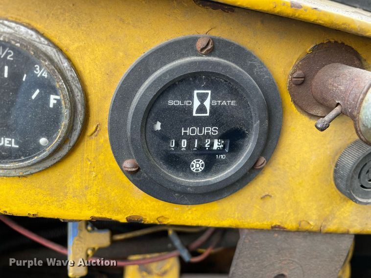 image for item LV9955 1965 Michigan 180TDGM  dozer