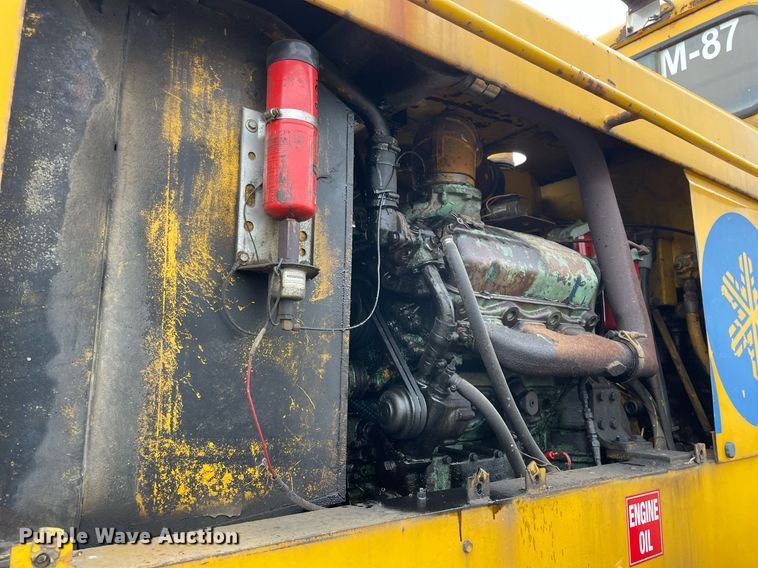 image for item LV9955 1965 Michigan 180TDGM  dozer