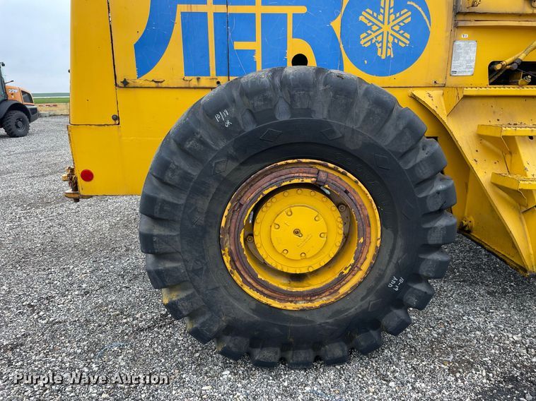 image for item LV9955 1965 Michigan 180TDGM  dozer