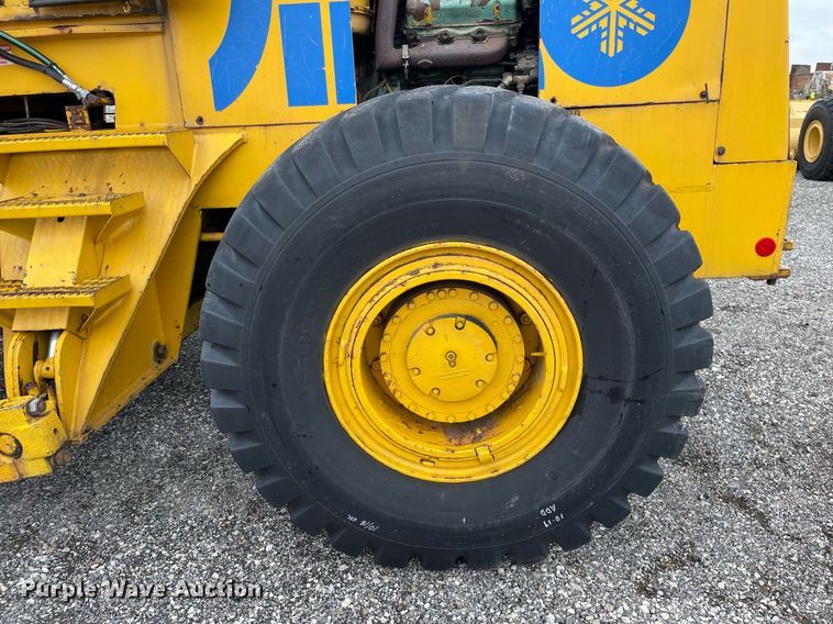 image for item LV9955 1965 Michigan 180TDGM  dozer