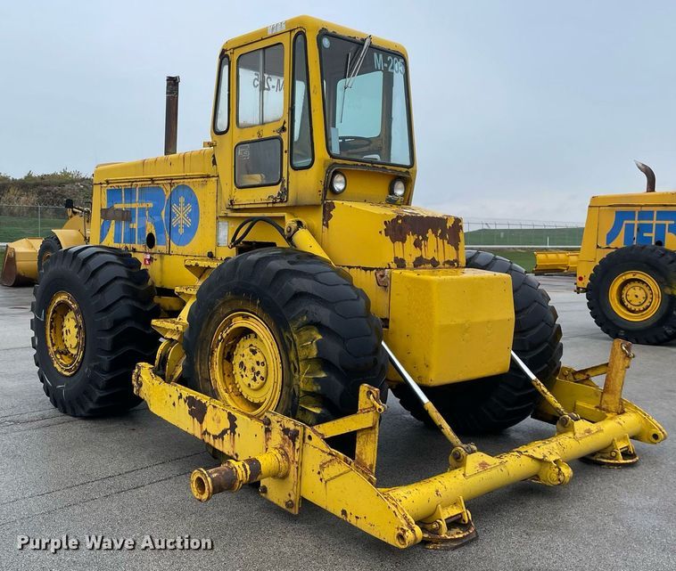 image for item LV9958 1964 Michigan 180TDC4  dozer