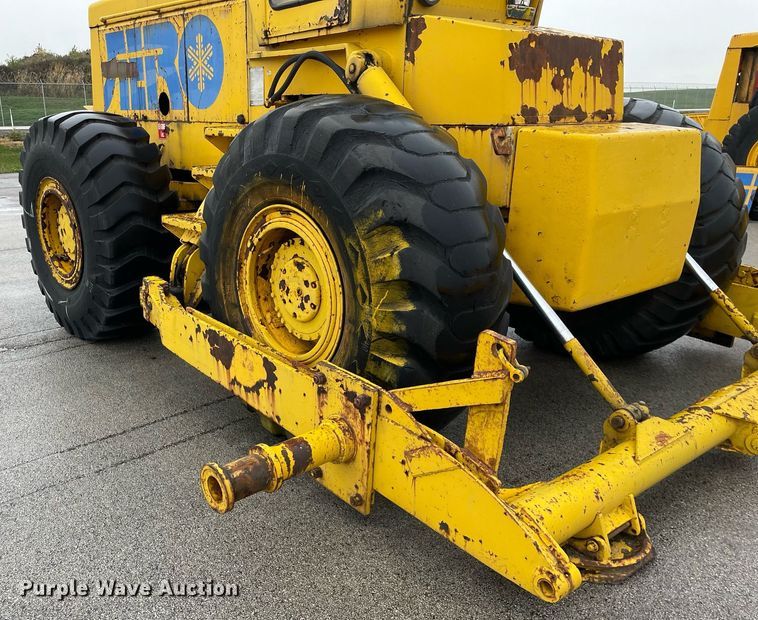 image for item LV9958 1964 Michigan 180TDC4  dozer