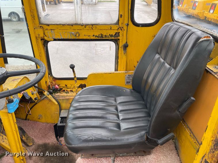 image for item LV9958 1964 Michigan 180TDC4  dozer