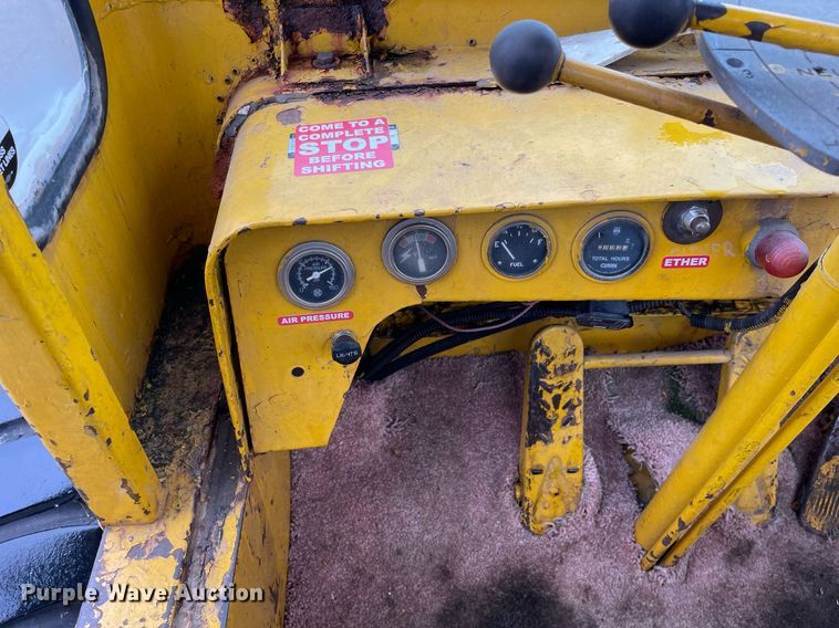 image for item LV9958 1964 Michigan 180TDC4  dozer