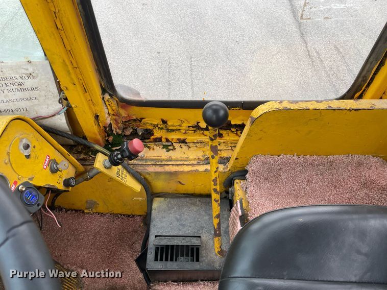 image for item LV9958 1964 Michigan 180TDC4  dozer