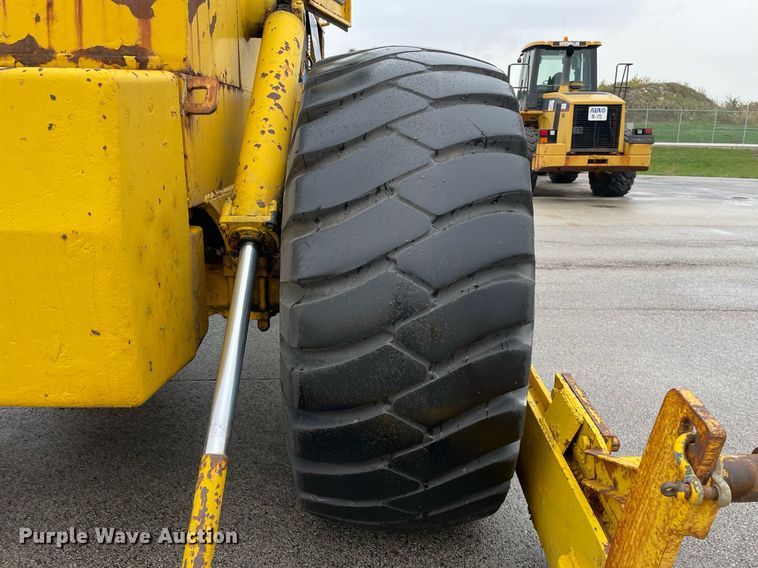 image for item LV9958 1964 Michigan 180TDC4  dozer