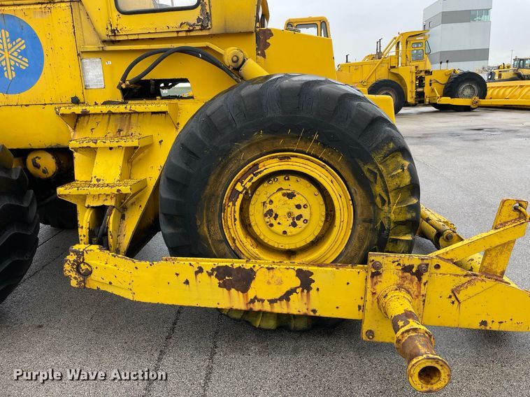 image for item LV9958 1964 Michigan 180TDC4  dozer