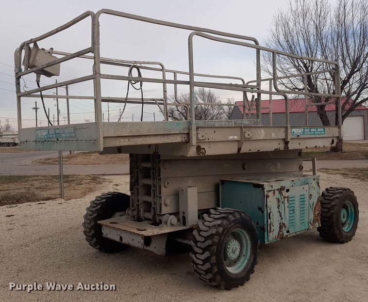 image for item LX9984 JLG 33RTS  scissor lift