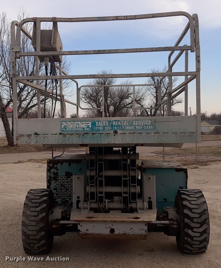 image for item LX9984 JLG 33RTS  scissor lift