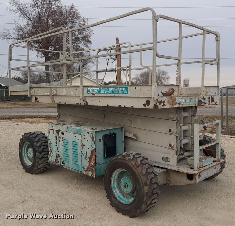 image for item LX9984 JLG 33RTS  scissor lift