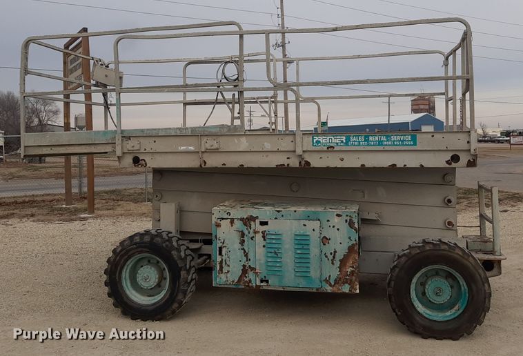 image for item LX9984 JLG 33RTS  scissor lift