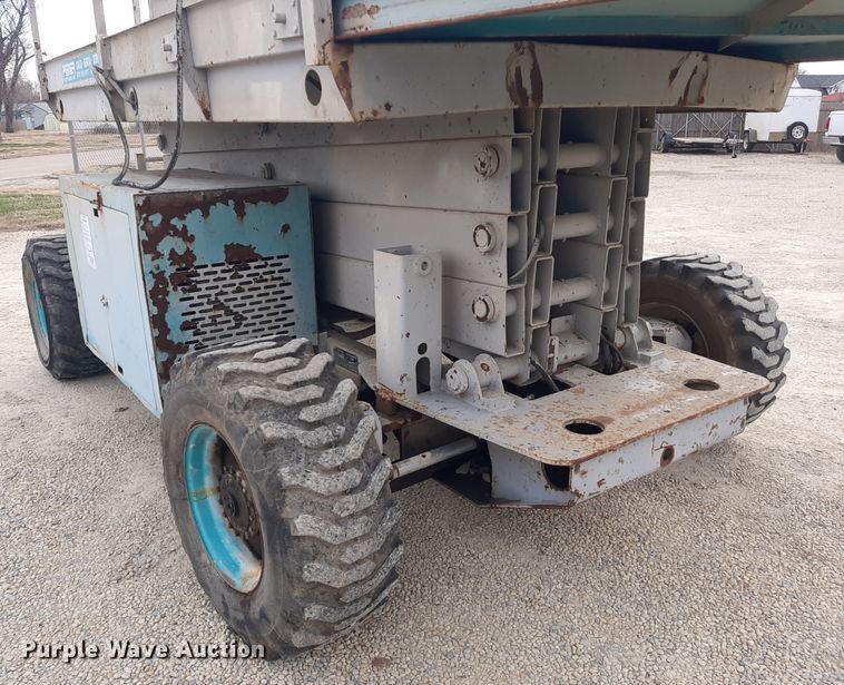 image for item LX9984 JLG 33RTS  scissor lift