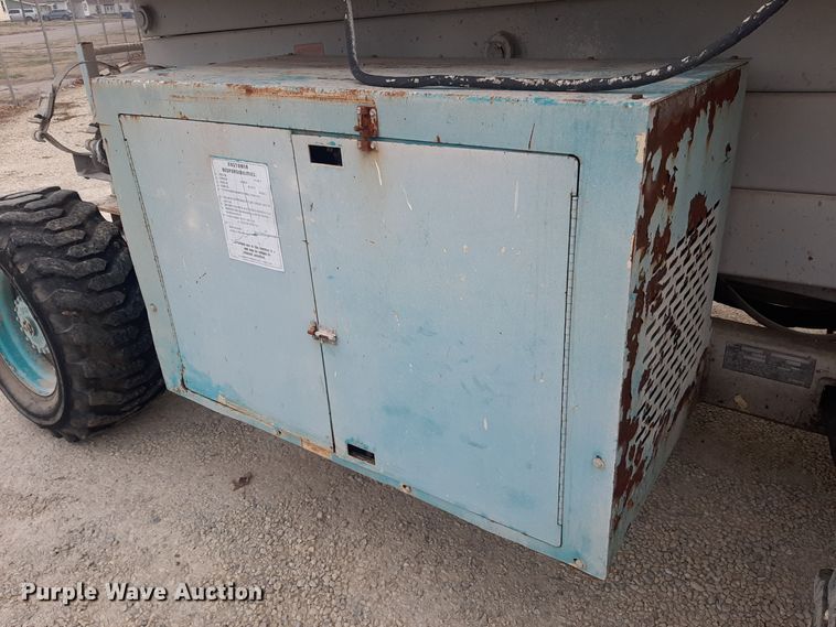 image for item LX9984 JLG 33RTS  scissor lift