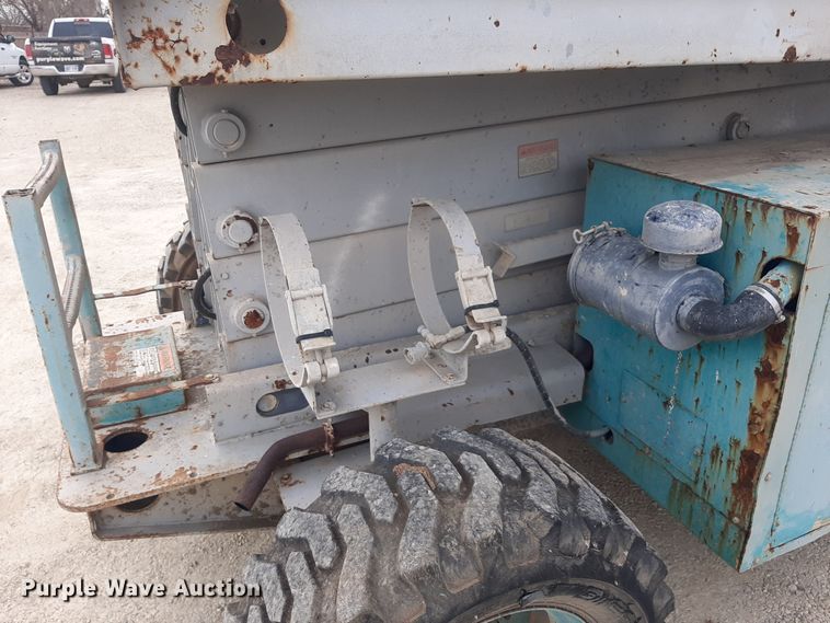 image for item LX9984 JLG 33RTS  scissor lift