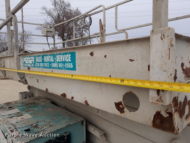 image for item LX9984 JLG 33RTS  scissor lift