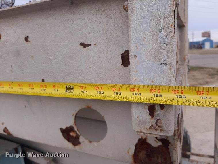 image for item LX9984 JLG 33RTS  scissor lift