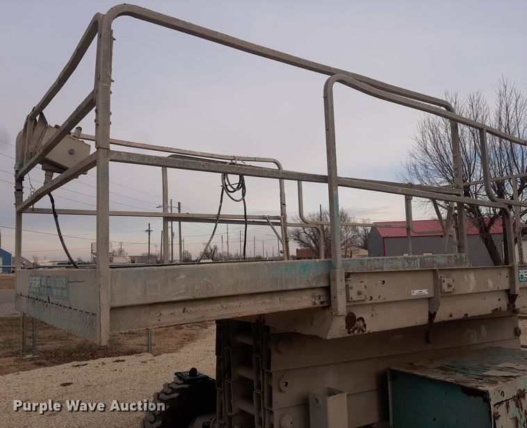 image for item LX9984 JLG 33RTS  scissor lift